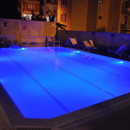 Lägenhetshotell Damlatas Elegant 3*