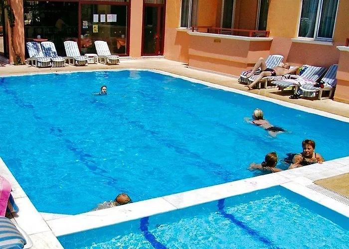 达母拉塔斯优雅公寓酒店 阿拉尼亚